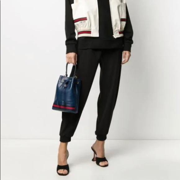 ✨SALE✨RESERVED!✨GUCCI✨NWT✨ALL LEATHER BUCKET BAG - Picture 9 of 16